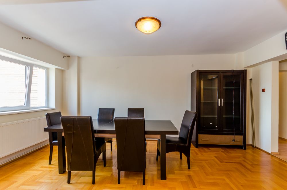 Apartament 4 camere, 2 bai, 84mp, pivnita, et.1, bld. Mihai Viteazu