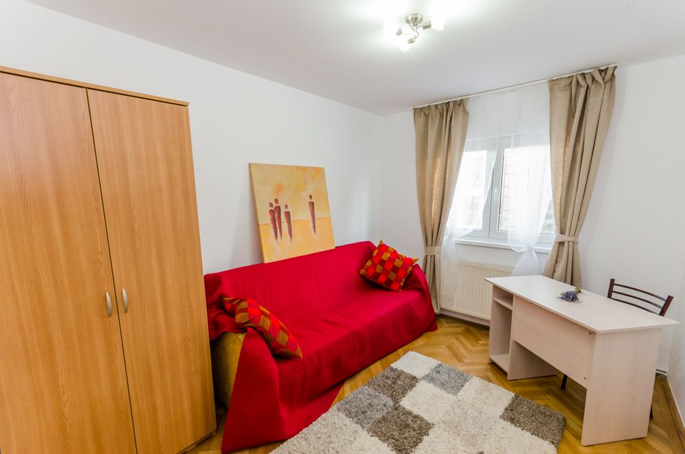 Apartament 3 camere, renovat, 2 bai, et.2, Calea Dumbravii-CEC