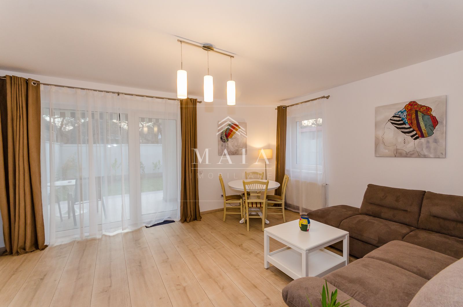 Apartament nou in zona Parcului Sub Arini,cu gradina de 90 mp si parcare