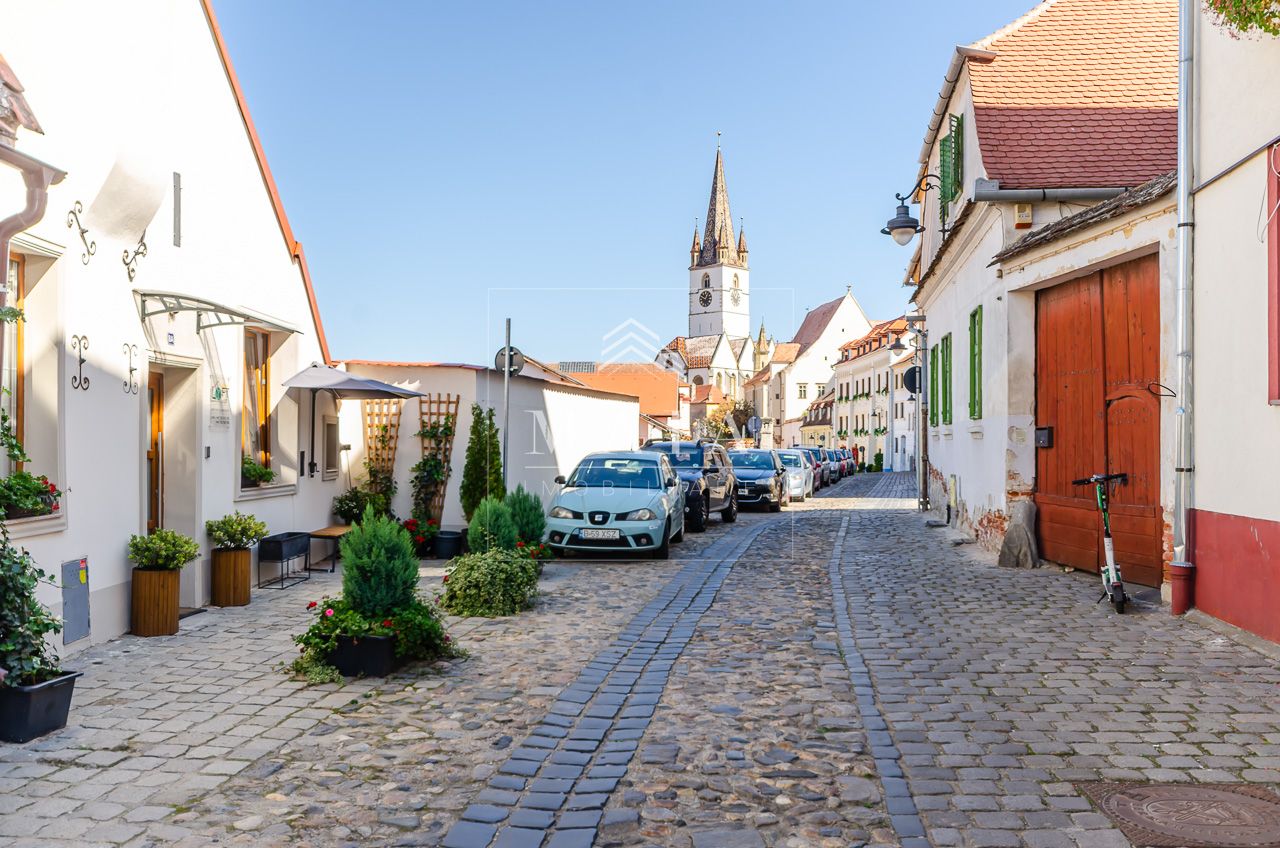 Casa individuala in centrul orasului, teren 403 mp