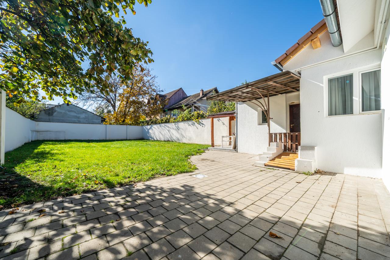 Casa individuala cu 4 camere, 2 bai, renovata, zona Trei Stejari-Centru