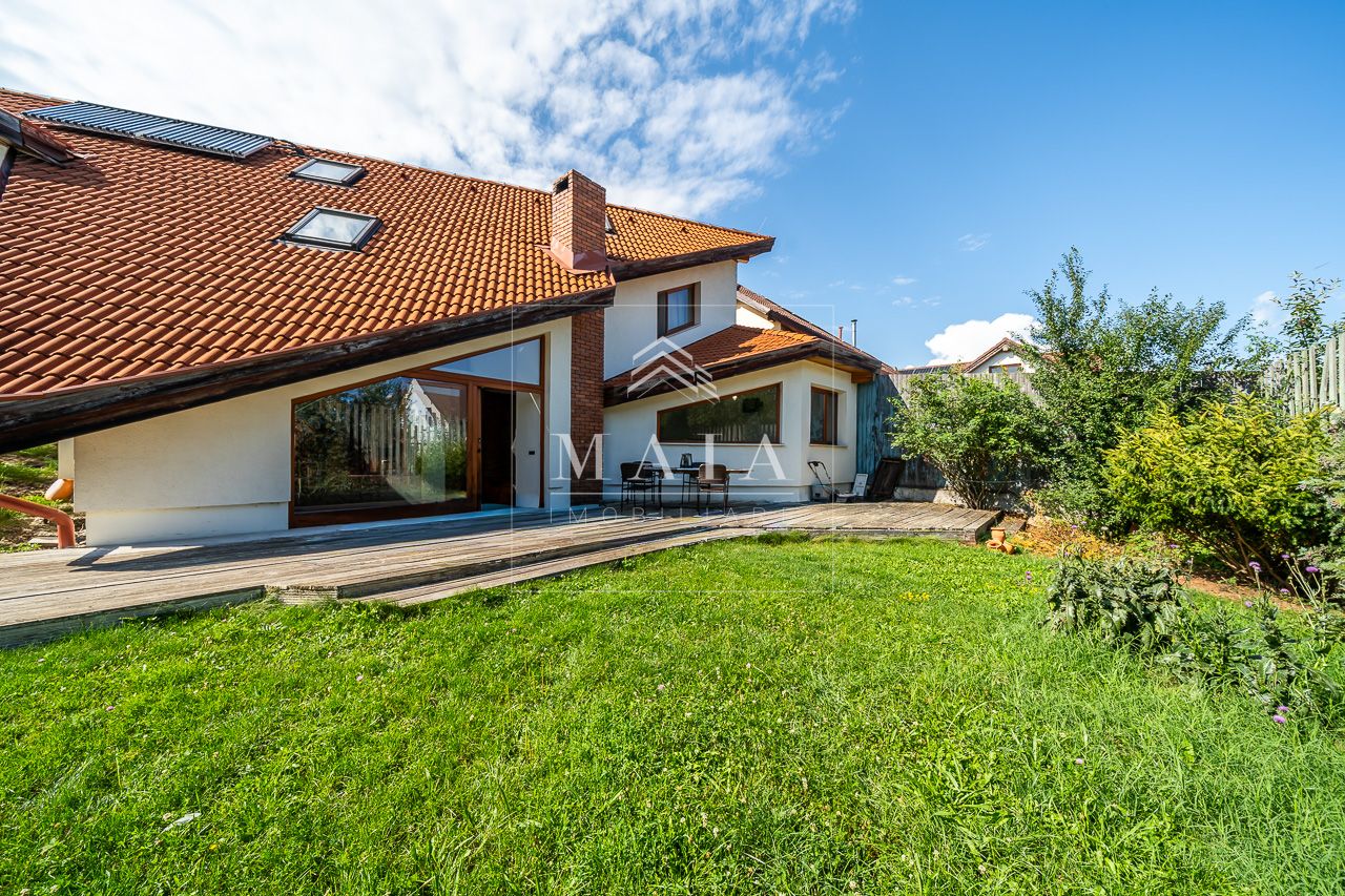 Casa 5 camere, 5 bai, 250 mp utili, 930 mp teren, zona Shopping City Sibiu