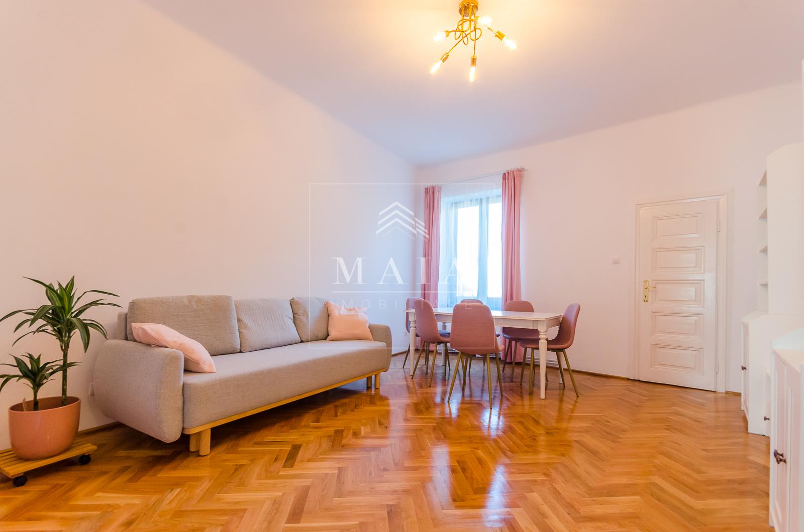 Apartament 4 camere, garaj, pivnita, la 2 minute de Parcul Sub Arini